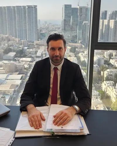 עורך דין אריאל שאולסברג
